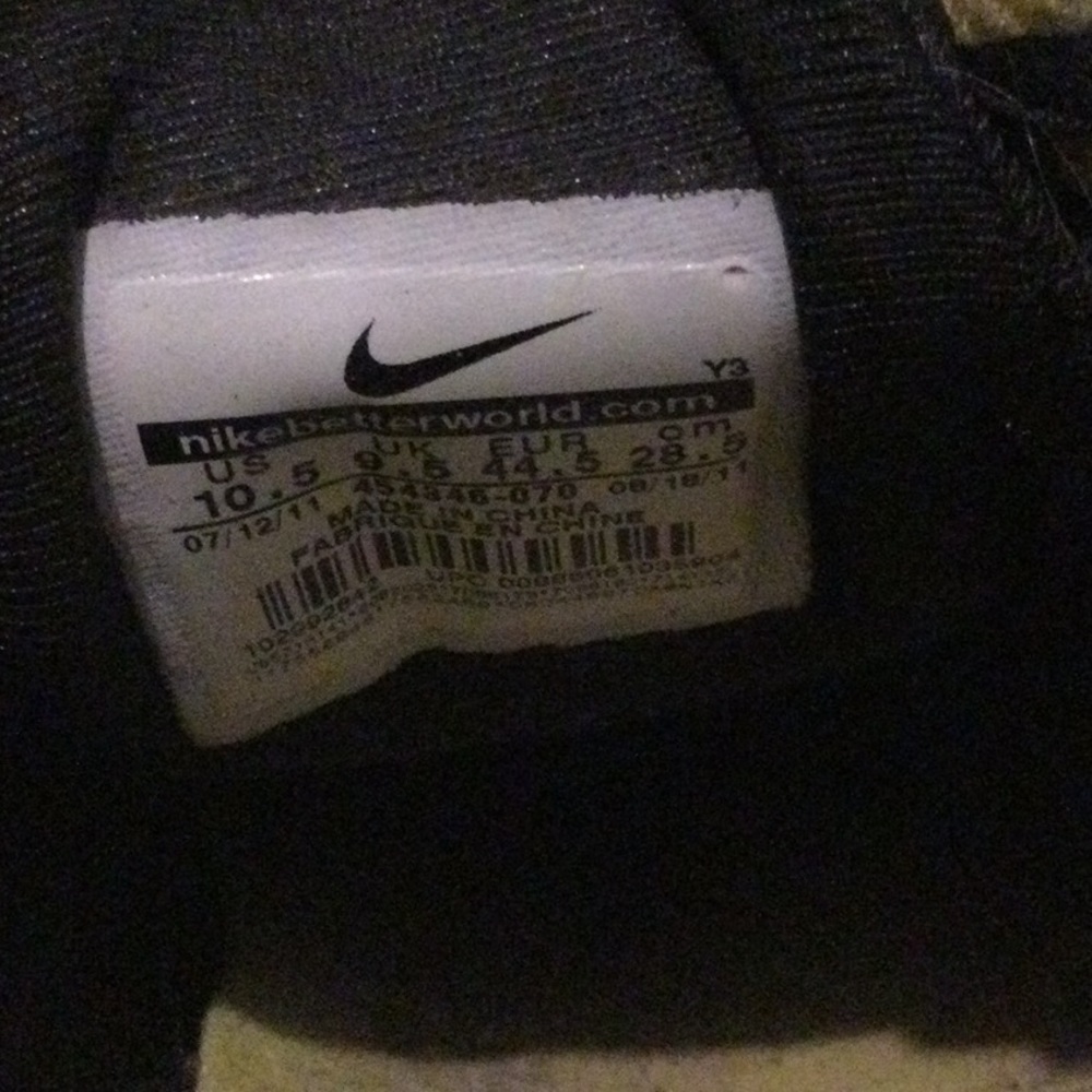 NIKE RUNNING SHOES - Picture 3 of 3